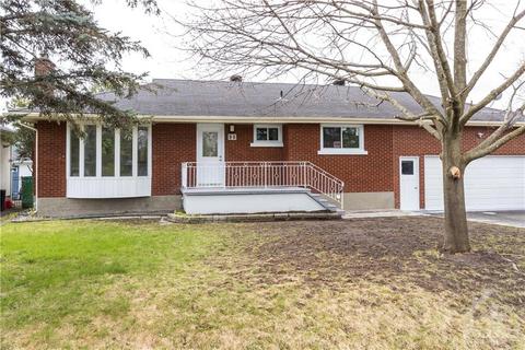 90 Harris Place, House detached with 3 bedrooms, 2 bathrooms and 4 parking in Ottawa ON | Card Image
