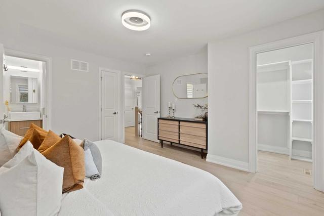 5 D'albret Cres, House detached with 4 bedrooms, 5 bathrooms and 5 parking in Toronto ON | Image 9