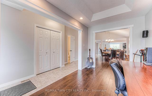 15 Mccorkindale Pl, House detached with 4 bedrooms, 4 bathrooms and 6 parking in Guelph ON | Image 36