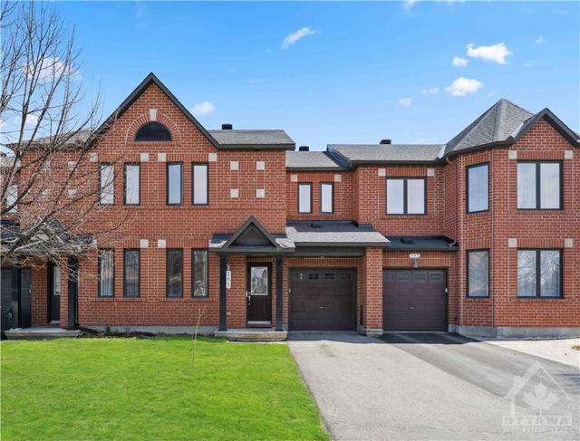 105 Dunforest Terrace, Townhouse with 3 bedrooms, 3 bathrooms and 2 parking in Ottawa ON | Image 1