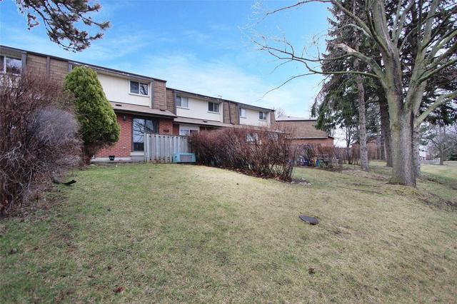 14 Parker Cres, Townhouse with 3 bedrooms, 2 bathrooms and 1 parking in Ajax ON | Image 20