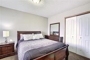 8 Weston Place Sw, House detached with 3 bedrooms, 2 bathrooms and 4 parking in Calgary AB | Image 23