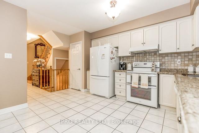 43 Coolsprings Cres, House semidetached with 3 bedrooms, 3 bathrooms and 4 parking in Caledon ON | Image 3