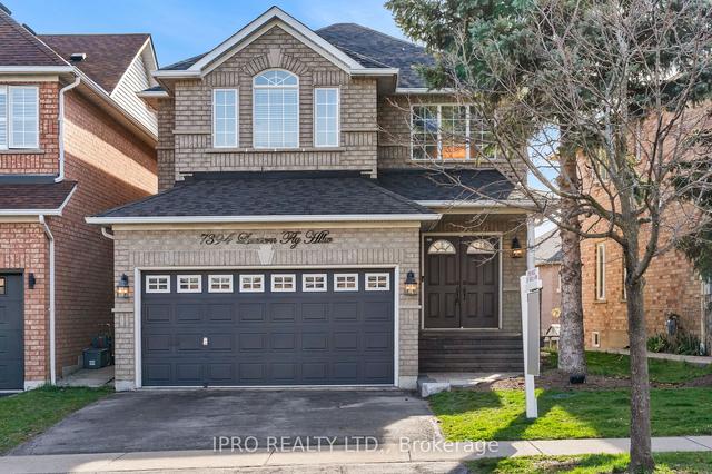 7394 Lantern Fly Hllw, House detached with 3 bedrooms, 4 bathrooms and 5 parking in Mississauga ON | Image 1