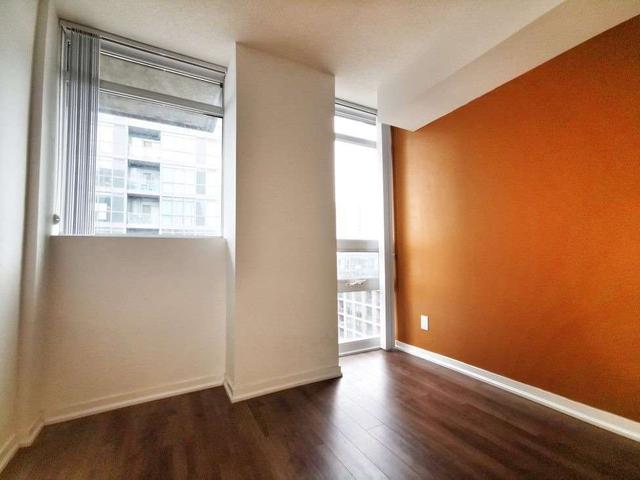 1017 - 68 Abell St, Condo with 2 bedrooms, 2 bathrooms and 1 parking in Toronto ON | Image 3