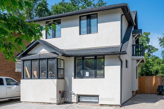 126 Walter St, House detached with 3 bedrooms, 3 bathrooms and 3 parking in Kitchener ON | Image 1