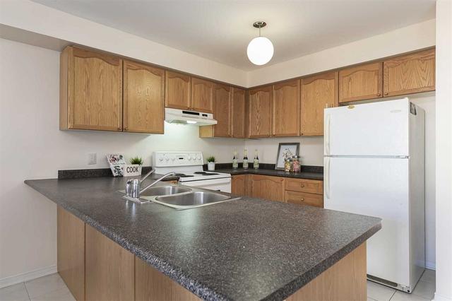 38 Kiriakou St, Townhouse with 4 bedrooms, 3 bathrooms and 2 parking in Toronto ON | Image 5