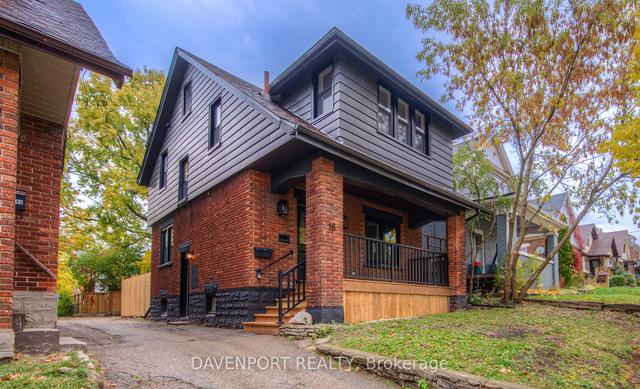 16 Stirling Ave N, House detached with 4 bedrooms, 3 bathrooms and 3 parking in Kitchener ON | Image 12