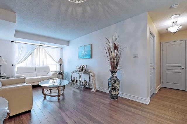 408 - 19 Northern Heights Dr, Condo with 2 bedrooms, 2 bathrooms and 1 parking in Richmond Hill ON | Image 3