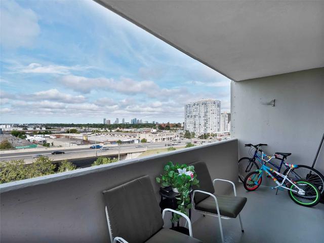 811 - 301 Prudential Dr, Condo with 3 bedrooms, 2 bathrooms and 1 parking in Toronto ON | Image 11