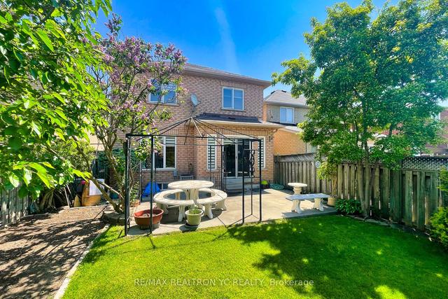 16 Thornton Cres, House detached with 3 bedrooms, 3 bathrooms and 6 parking in Vaughan ON | Image 30