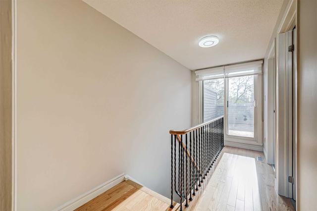 76 Dutch Myrtle Way, Townhouse with 3 bedrooms, 4 bathrooms and 2 parking in Toronto ON | Image 6