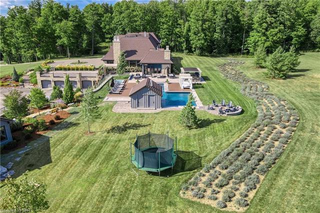 6547 Wellington County Road 34, House detached with 6 bedrooms, 7 bathrooms and 24 parking in Puslinch ON | Image 39