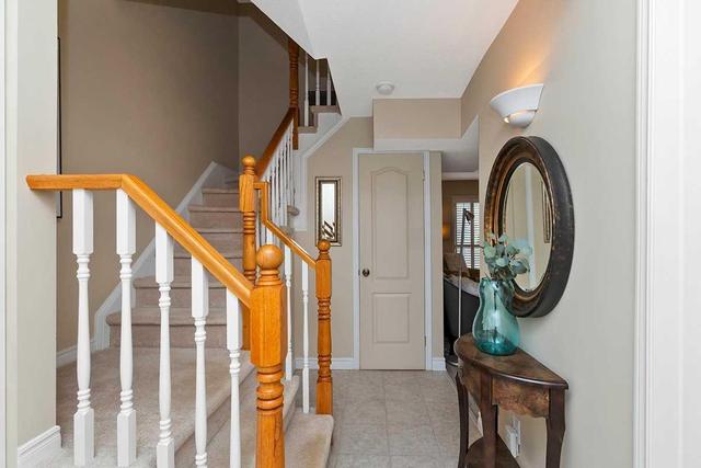 16 - 2299 Marine Dr, House attached with 2 bedrooms, 3 bathrooms and 1 parking in Oakville ON | Image 3