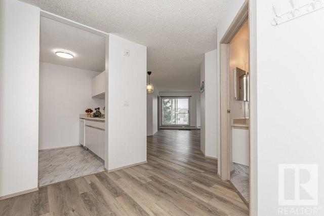 337 - 9620 174 St Nw, Condo with 3 bedrooms, 2 bathrooms and null parking in Edmonton AB | Image 3