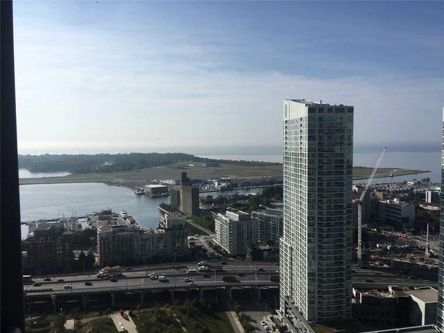 4010 - 21 Iceboat Terr, Condo with 1 bedrooms, 1 bathrooms and 1 parking in Toronto ON | Image 1