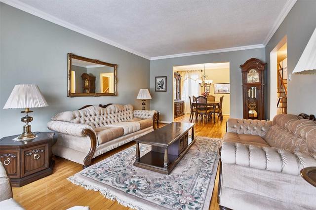 14 Rolling Meadows, House detached with 4 bedrooms, 3 bathrooms and 4 parking in Toronto ON | Image 39