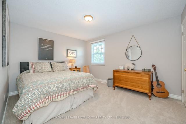 35 Foxwood Cres, House detached with 3 bedrooms, 4 bathrooms and 4 parking in Guelph ON | Image 9