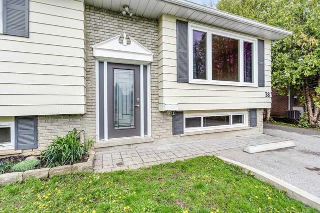 38 Bernick Dr, House detached with 3 bedrooms, 2 bathrooms and 6 parking in Barrie ON | Image 22