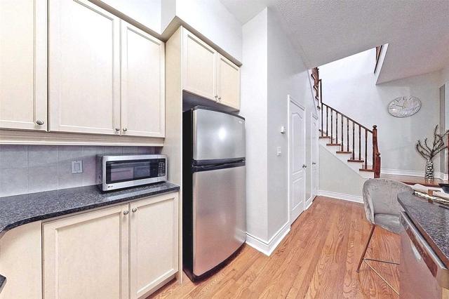 th 6 - 1 Rean Dr, Townhouse with 2 bedrooms, 3 bathrooms and 2 parking in Toronto ON | Image 10