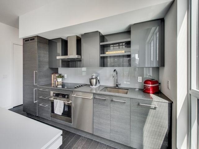 210 - 1030 King St W, Condo with 2 bedrooms, 2 bathrooms and 1 parking in Toronto ON | Image 3