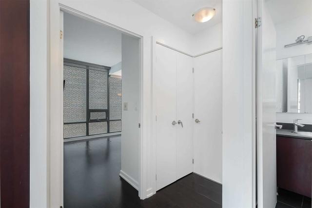 1002 - 33 Lombard St, Condo with 1 bedrooms, 1 bathrooms and 0 parking in Toronto ON | Image 7