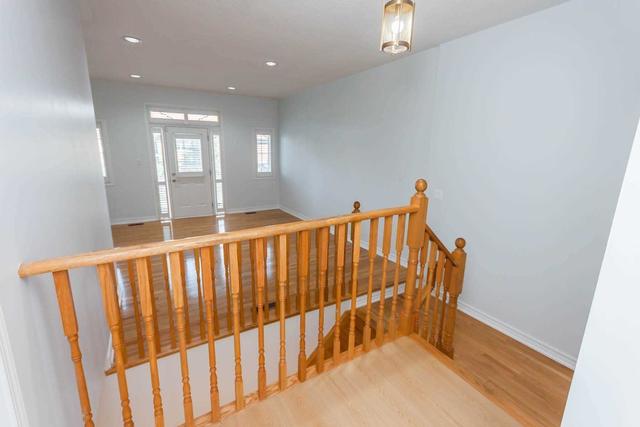 137 Hutton Pl, House detached with 3 bedrooms, 3 bathrooms and 3 parking in Clarington ON | Image 8