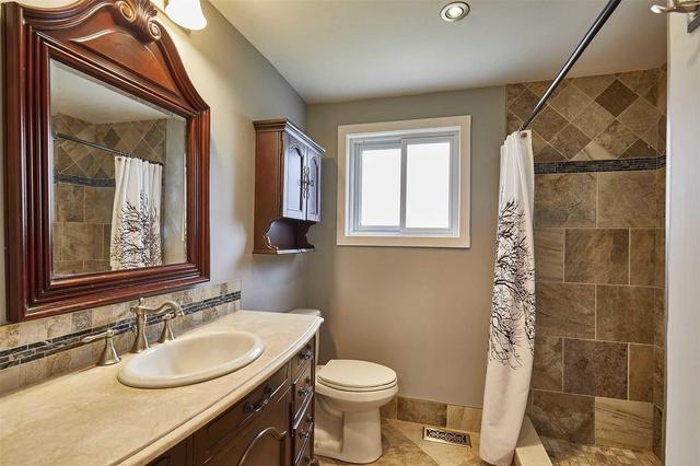 1188 Wakefield Cres, House detached with 3 bedrooms, 2 bathrooms and 2 parking in Oshawa ON | Image 10