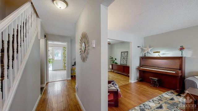 338 Stowe Court, Townhouse with 3 bedrooms, 2 bathrooms and 1 parking in Ottawa ON | Image 11