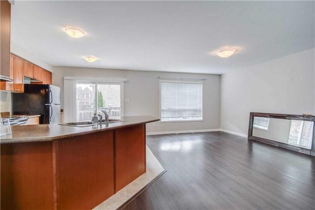 809 Johnson Hts, House attached with 3 bedrooms, 3 bathrooms and 1 parking in Milton ON | Image 6