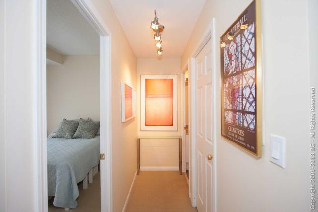 678 - 38 Stadium Rd, Townhouse with 2 bedrooms, 2 bathrooms and 1 parking in Toronto ON | Image 2