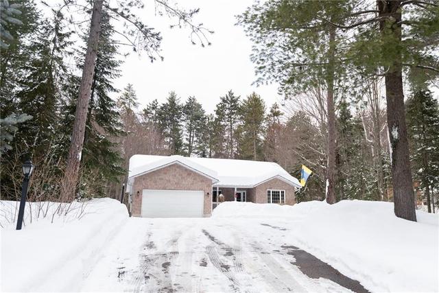 6 Steffen Street, House detached with 5 bedrooms, 3 bathrooms and 8 parking in Petawawa ON | Image 5