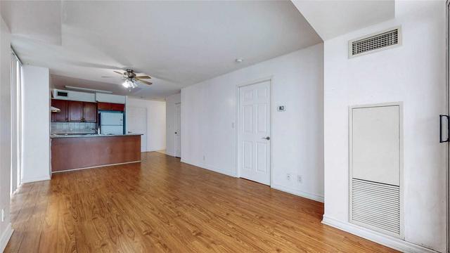 1003 - 68 Grangeway Ave, Condo with 2 bedrooms, 2 bathrooms and 1 parking in Toronto ON | Image 2