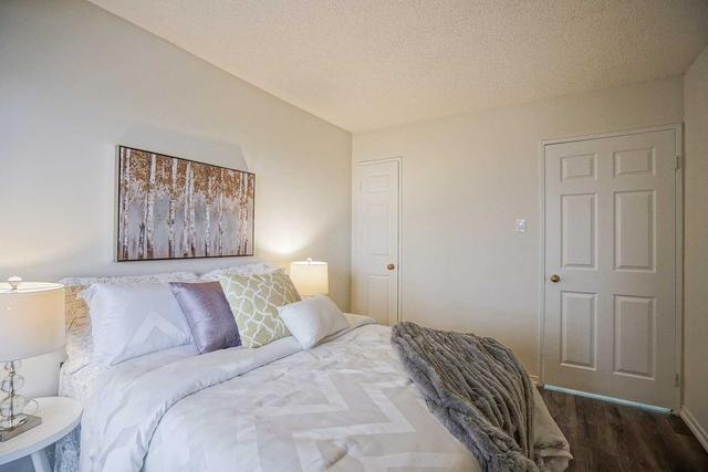 1215 - 250 Webb Dr, Condo with 2 bedrooms, 2 bathrooms and 1 parking in Mississauga ON | Image 21