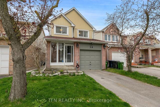 38 Bellrock Dr, House detached with 3 bedrooms, 3 bathrooms and 3 parking in Toronto ON | Image 1