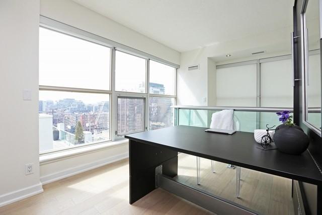 Lph20 - 36 Blue Jays Way, Condo with 2 bedrooms, 2 bathrooms and 1 parking in Toronto ON | Image 6