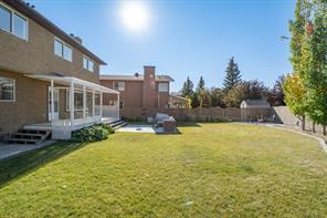 19 Edgebrook Close Nw, House detached with 4 bedrooms, 3 bathrooms and 2 parking in Calgary AB | Image 14