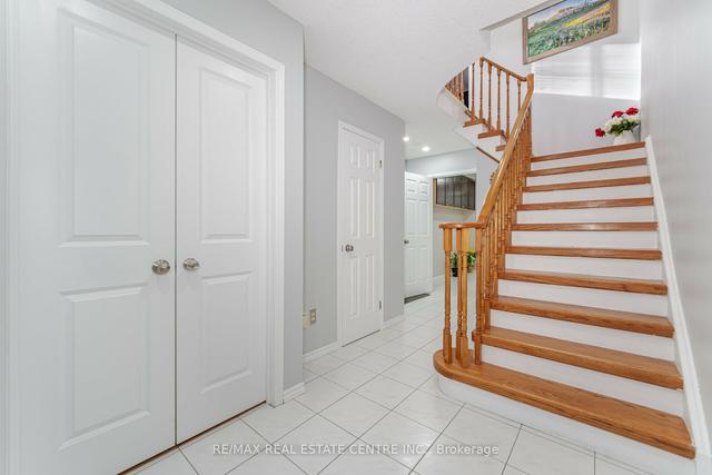 15 Stillwater Cres, House detached with 3 bedrooms, 5 bathrooms and 6 parking in Brampton ON | Image 11