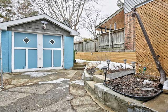 42 Guthrie Ave, House detached with 2 bedrooms, 2 bathrooms and 1 parking in Toronto ON | Image 8