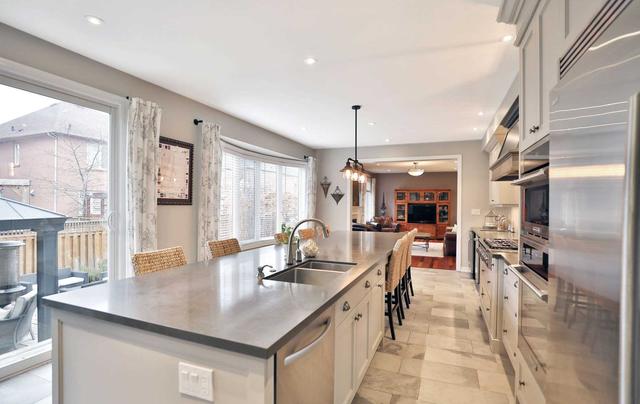 2376 Gooseberry Way, House detached with 5 bedrooms, 4 bathrooms and 4 parking in Oakville ON | Image 10