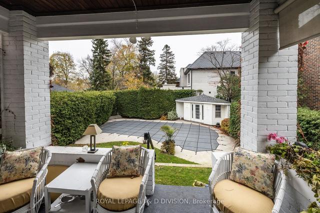 119 Dinnick Cres, House detached with 4 bedrooms, 4 bathrooms and 4 parking in Toronto ON | Image 25