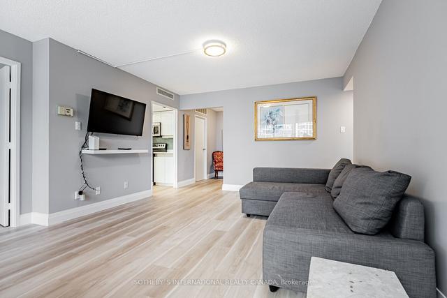 2215 - 55 Harbour Sq, Condo with 2 bedrooms, 1 bathrooms and 1 parking in Toronto ON | Image 29