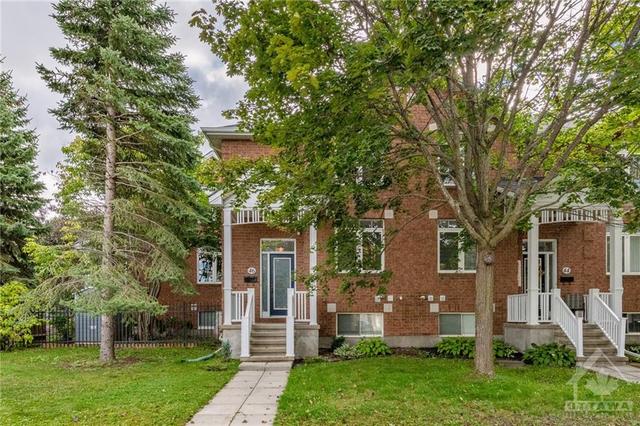 46 Colchester Square, Townhouse with 3 bedrooms, 3 bathrooms and 4 parking in Ottawa ON | Image 3