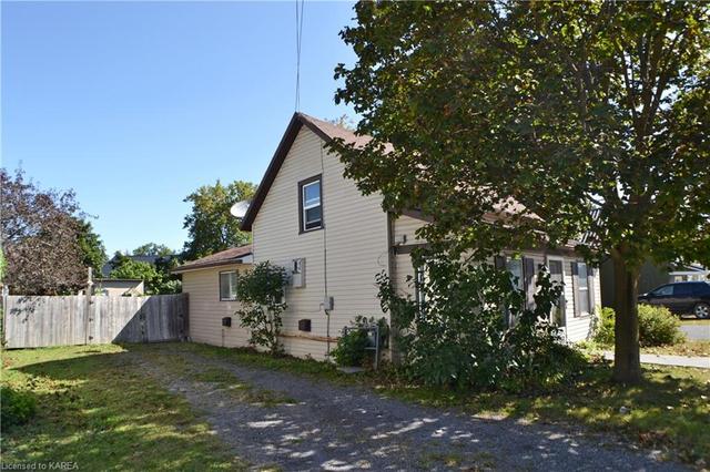 205 Belleville Road, House detached with 2 bedrooms, 2 bathrooms and 3 parking in Greater Napanee ON | Image 5