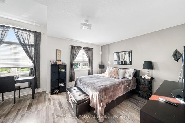 19 Kingsbury Sq, Townhouse with 3 bedrooms, 3 bathrooms and 2 parking in Guelph ON | Image 8