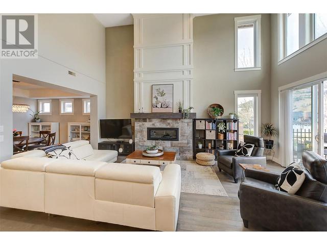 333 Prestwick Street, House detached with 6 bedrooms, 4 bathrooms and 6 parking in Kelowna BC | Image 1