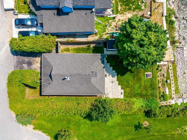 70 East Beach Rd, House detached with 2 bedrooms, 1 bathrooms and 2 parking in Clarington ON | Image 19
