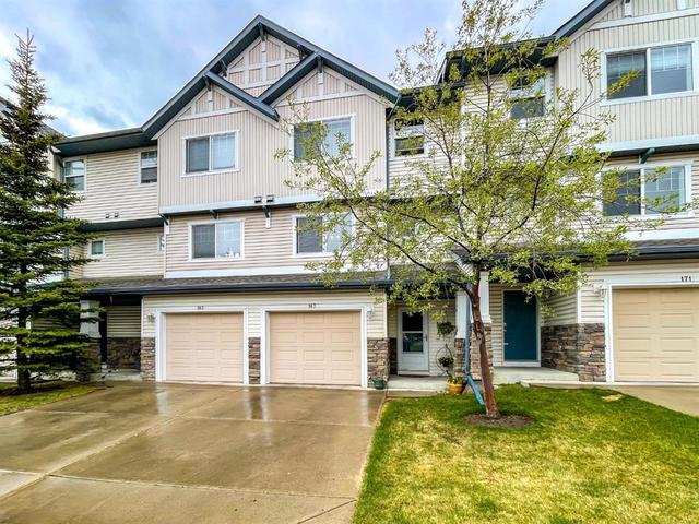 167 Hidden Creek Cove Nw, House attached with 3 bedrooms, 2 bathrooms and 2 parking in Calgary AB | Card Image
