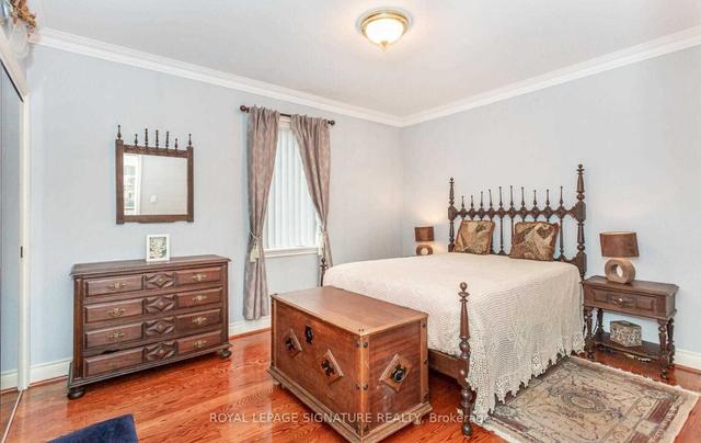 2 Hillcrest Dr, House detached with 3 bedrooms, 2 bathrooms and 2 parking in Toronto ON | Image 6