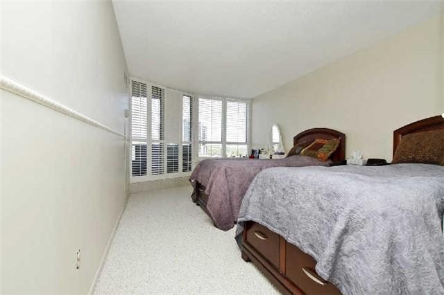 514 - 33 Weldrick Rd E, Condo with 3 bedrooms, 2 bathrooms and 1 parking in Richmond Hill ON | Image 9